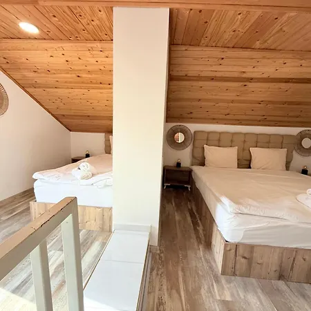 Center The Quiet Luxury 6 Апартаменты