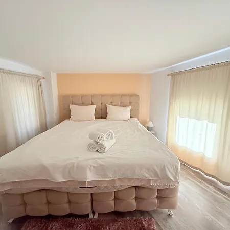 Center The Quiet Luxury 6 * Пловдив