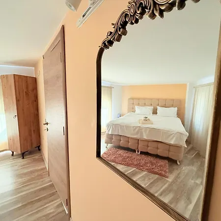 Апартаменты Center The Quiet Luxury 6 *