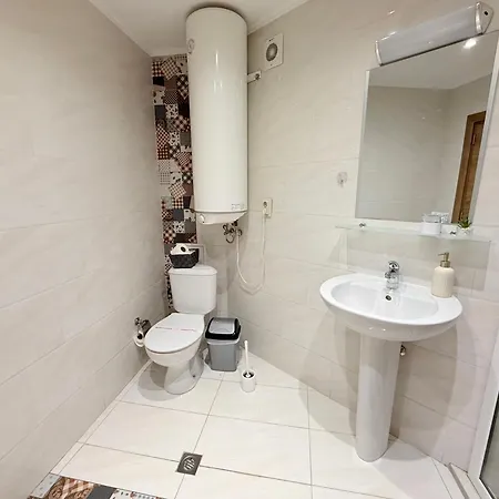 Center The Quiet Luxury 6 Апартаменты *